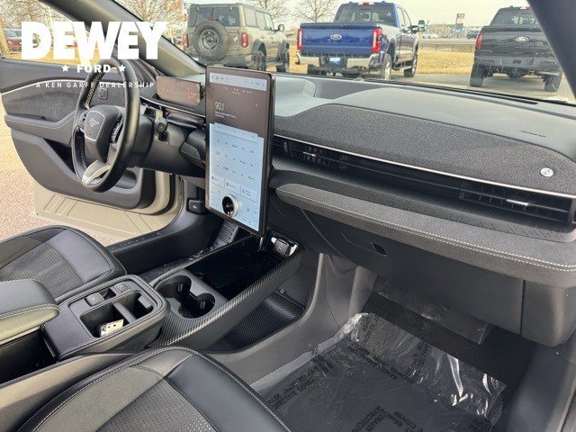 Certified 2025 Ford Mustang Mach-E GT image 36