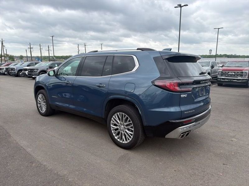 Used 2025 GMC Acadia Denali FWD image 2