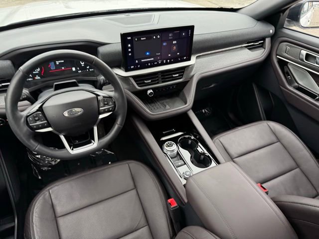 Certified 2025 Ford Explorer Platinum w/ Ultimate Package image 11