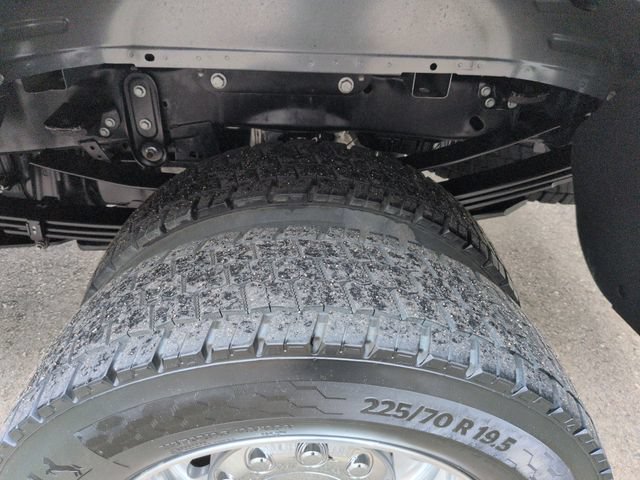 Certified 2024 Ford F450 Lariat w/ Lariat Ultimate Package AWD/4WD image 32