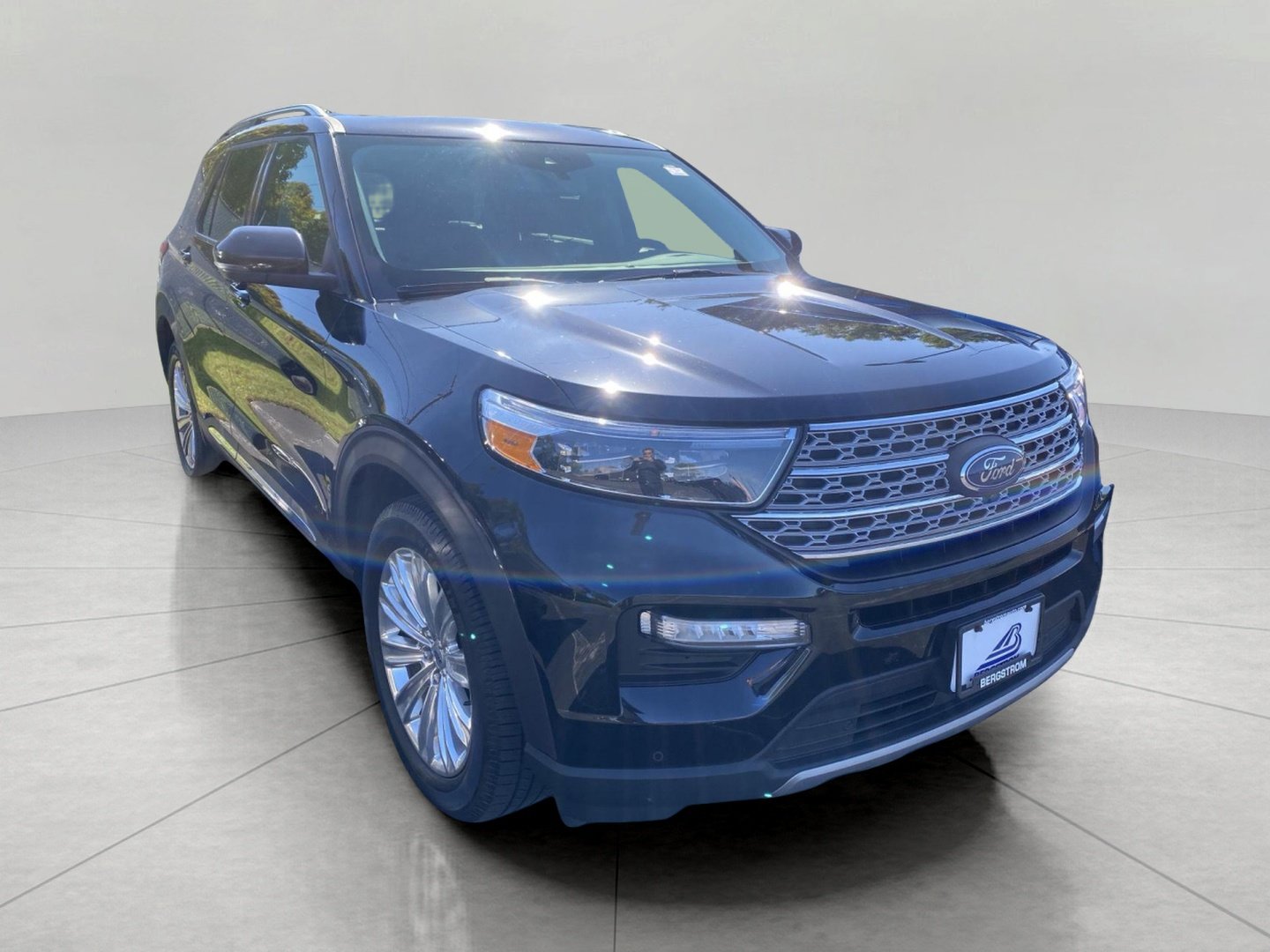 Certified 2024 Ford Explorer Limited w/ Limited Technology Package