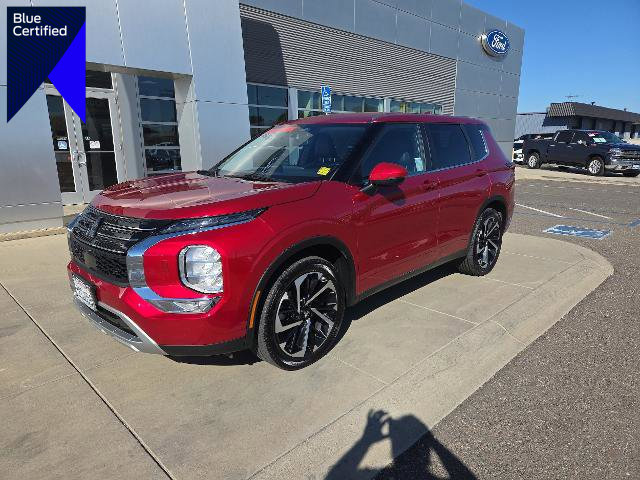 Used 2023 Mitsubishi Outlander SE image 1