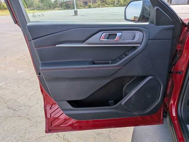Certified 2025 Ford Explorer ST-Line image 12