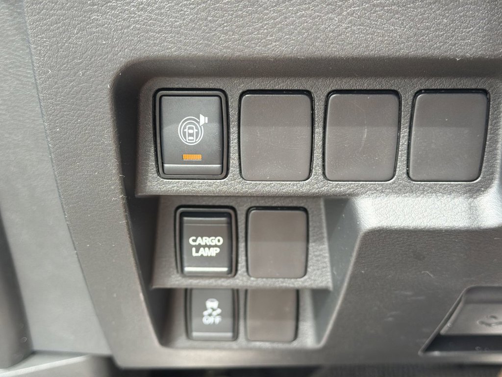 Used 2025 Nissan Frontier SV RWD image 19