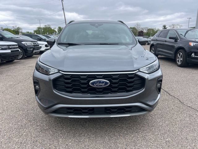 Certified 2023 Ford Escape ST-Line Select w/ Tech Pack #1 AWD/4WD image 2