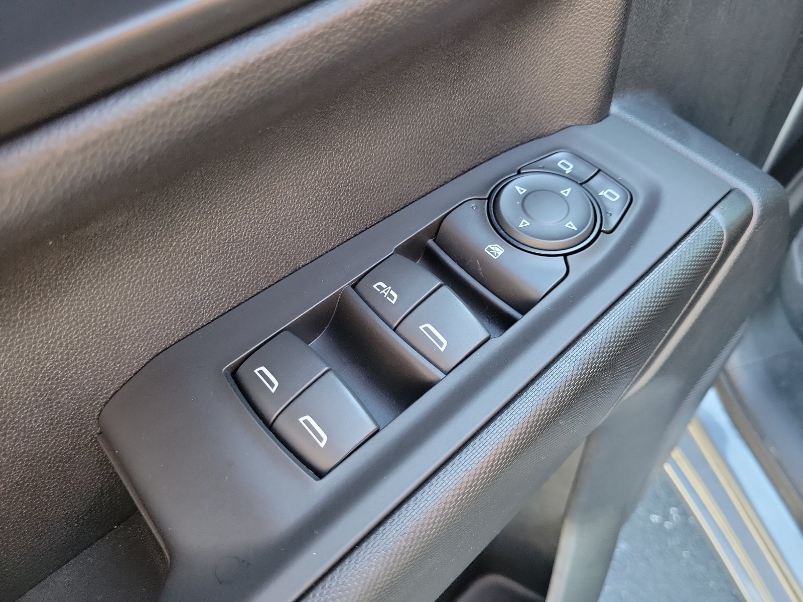 Used 2022 Chevrolet Silverado 1500 Custom RWD image 13