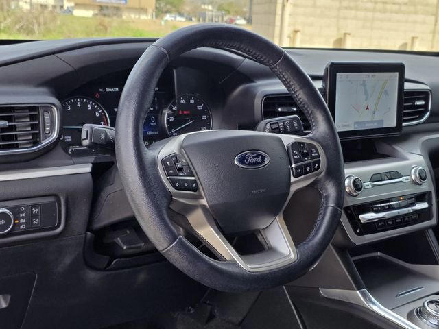 Certified 2022 Ford Explorer XLT w/ Equipment Group 202A image 23