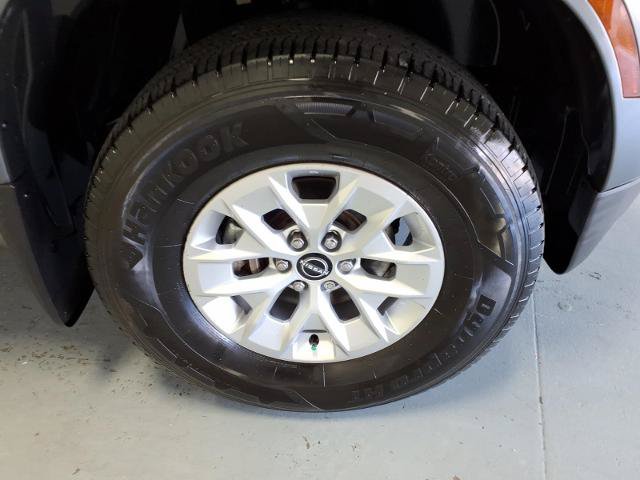 Used 2024 Nissan Frontier SV w/ Technology Package AWD/4WD image 9