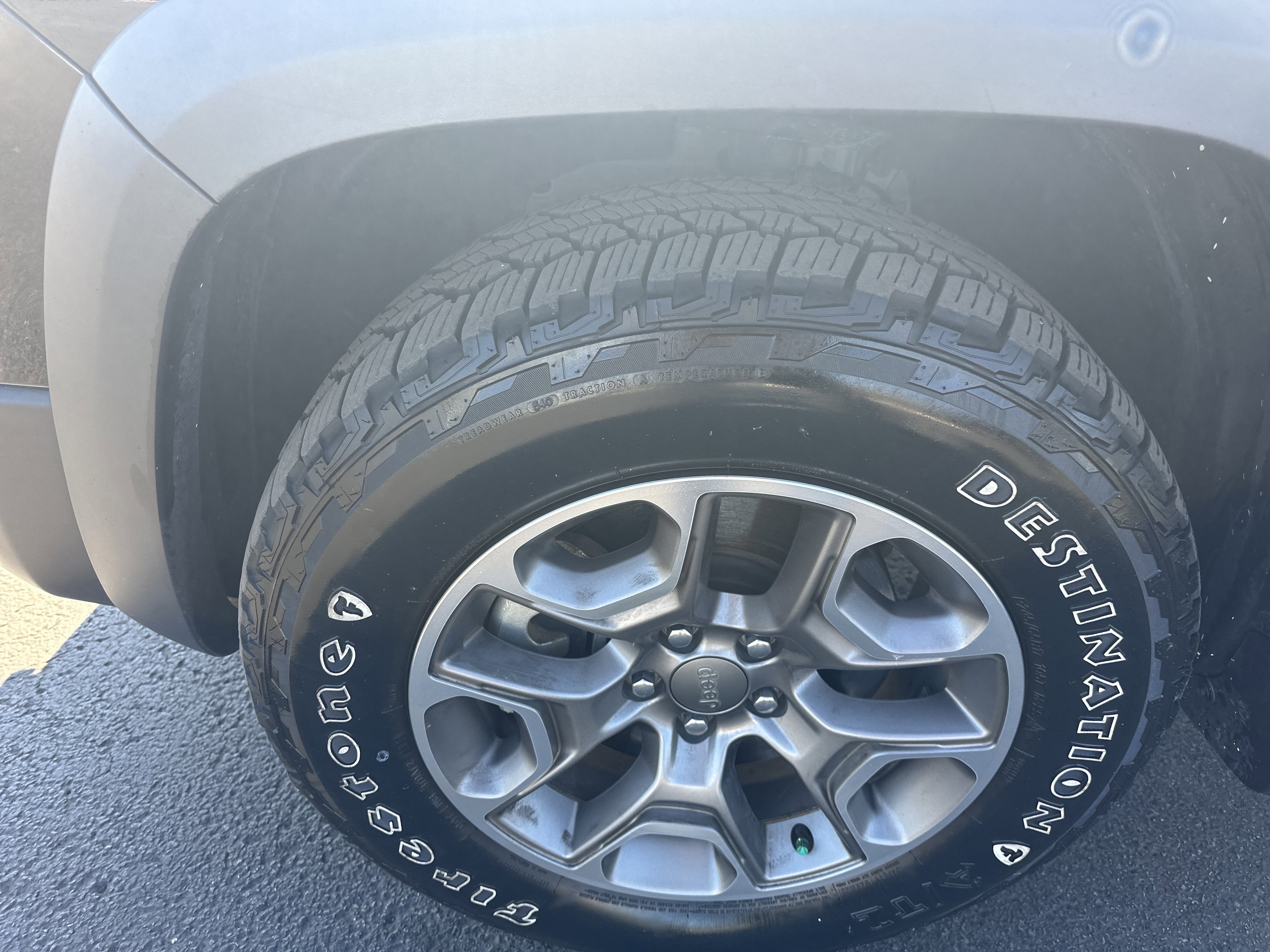 Used 2021 Jeep Cherokee Trailhawk w/ Comfort/Convenience Group image 9