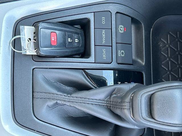 Used 2025 Toyota RAV4 XLE FWD image 16