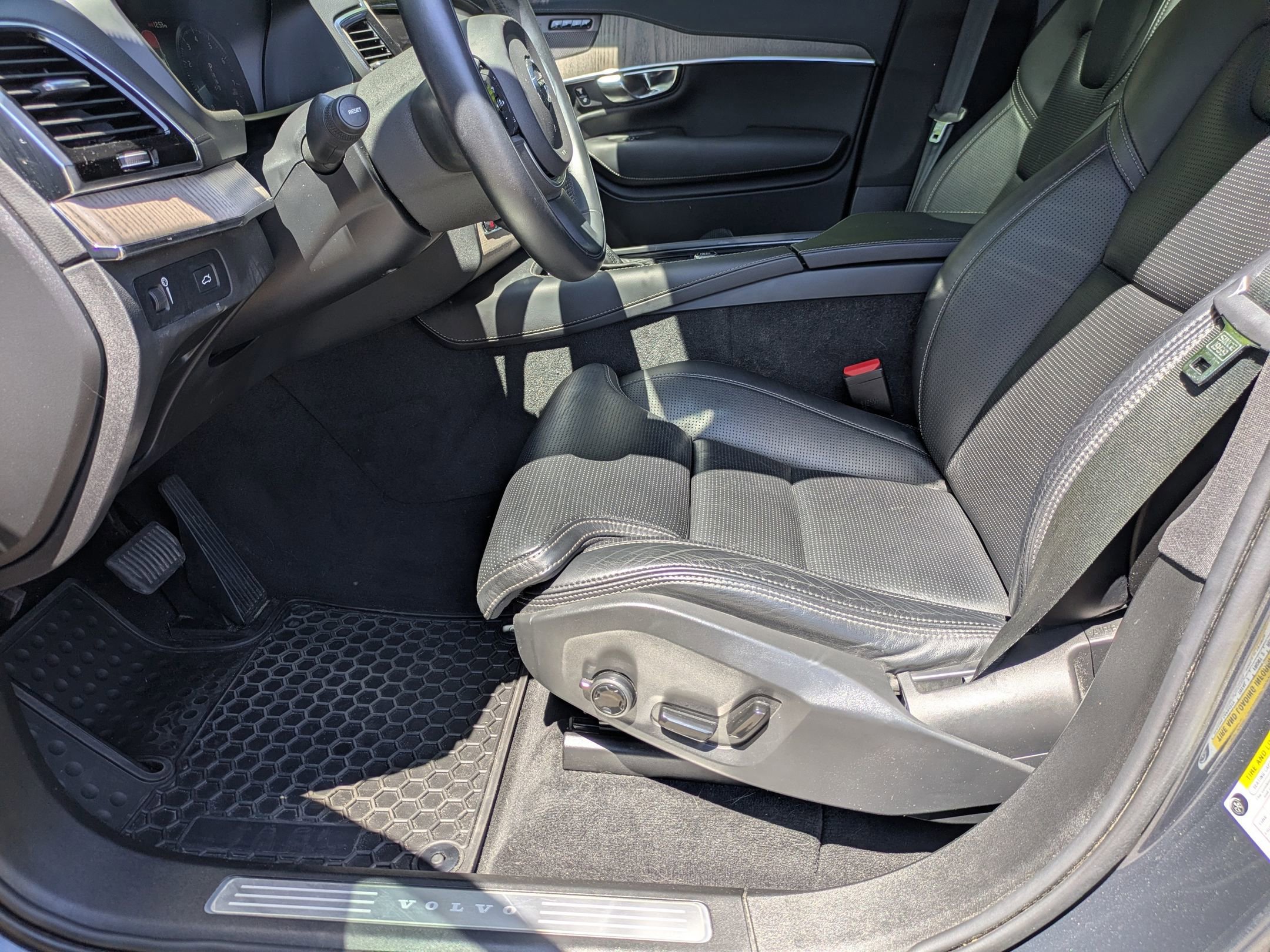 Used 2022 Volvo XC90 T6 Inscription w/ Advanced Package image 12