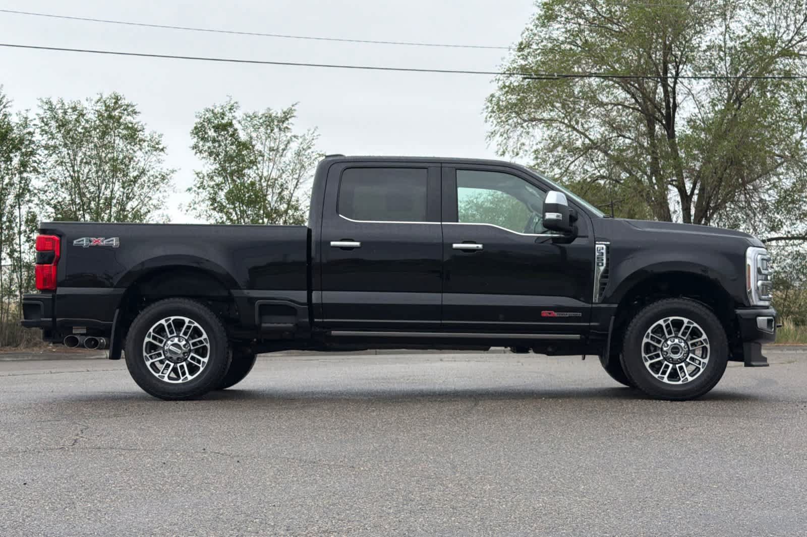 Certified 2025 Ford F350 Platinum w/ Platinum Plus Package AWD/4WD image 8