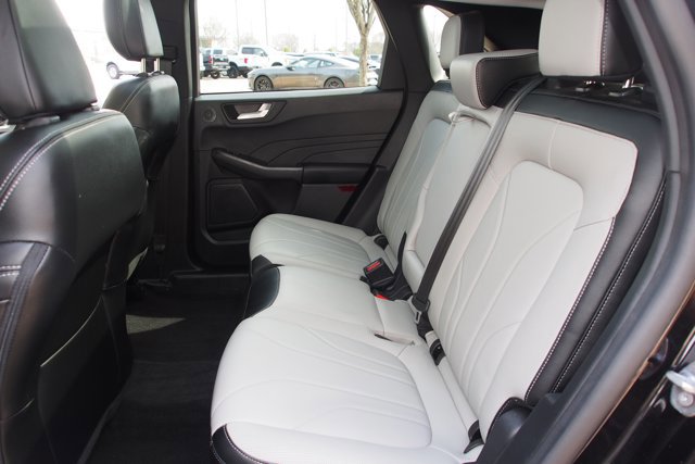 Certified 2025 Ford Escape SE w/ PHEV Premium Package image 18