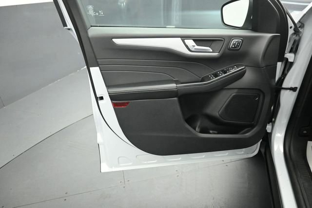 Certified 2025 Ford Escape Platinum AWD/4WD image 36