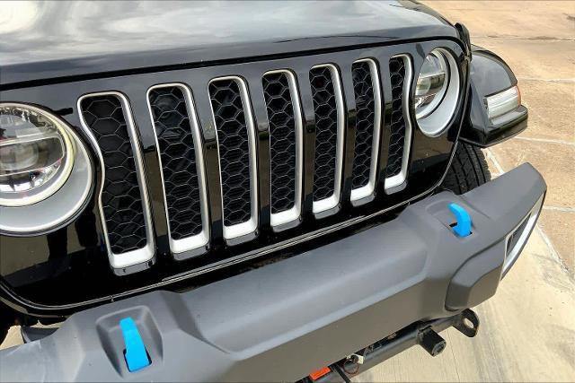 Used 2022 Jeep Wrangler Unlimited Sahara w/ Cold Weather Group AWD/4WD image 30