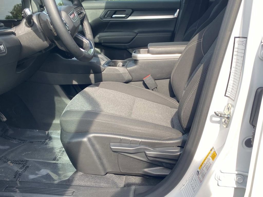 Used 2025 GMC Terrain Elevation AWD/4WD image 18