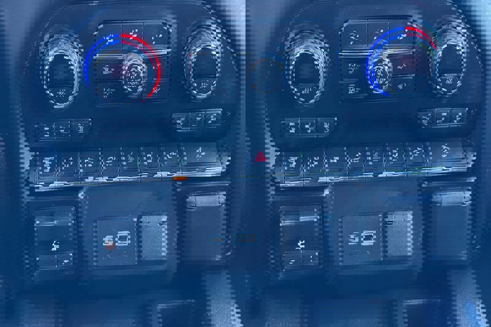 Used 2021 Chevrolet Silverado 3500 LTZ w/ LTZ Premium Package image 20