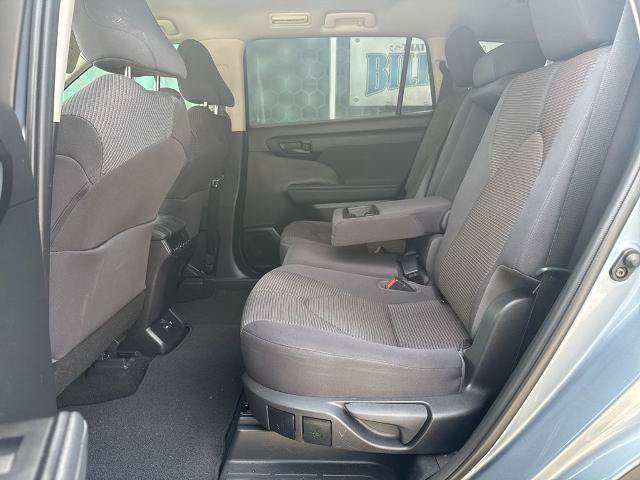 Used 2020 Toyota Highlander LE FWD image 10