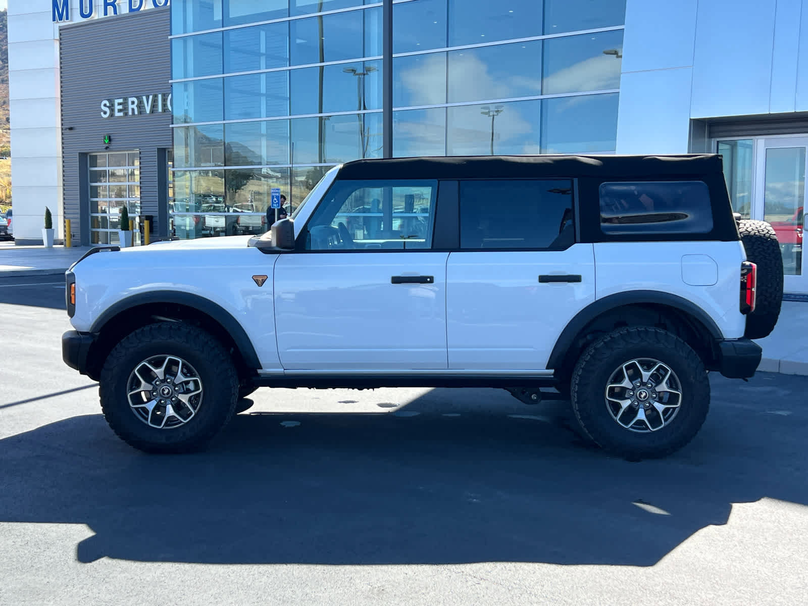 Certified 2023 Ford Bronco Badlands image 3