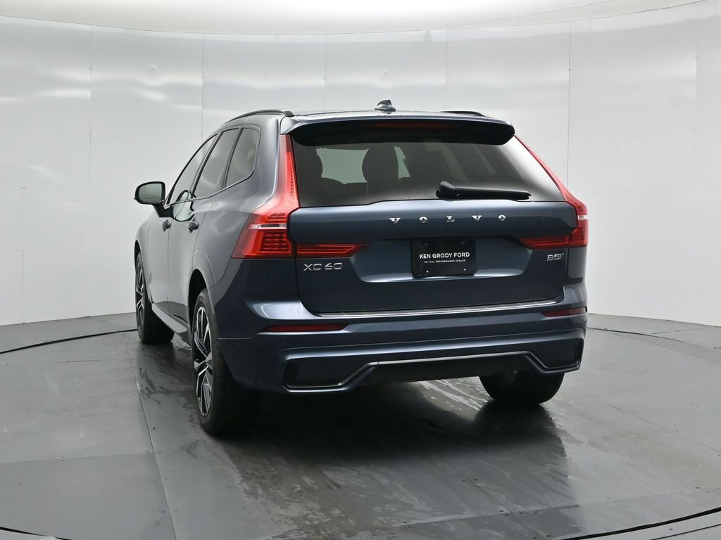 Used 2023 Volvo XC60 B5 Plus image 27