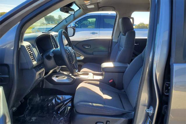 Used 2024 Nissan Frontier SV image 10