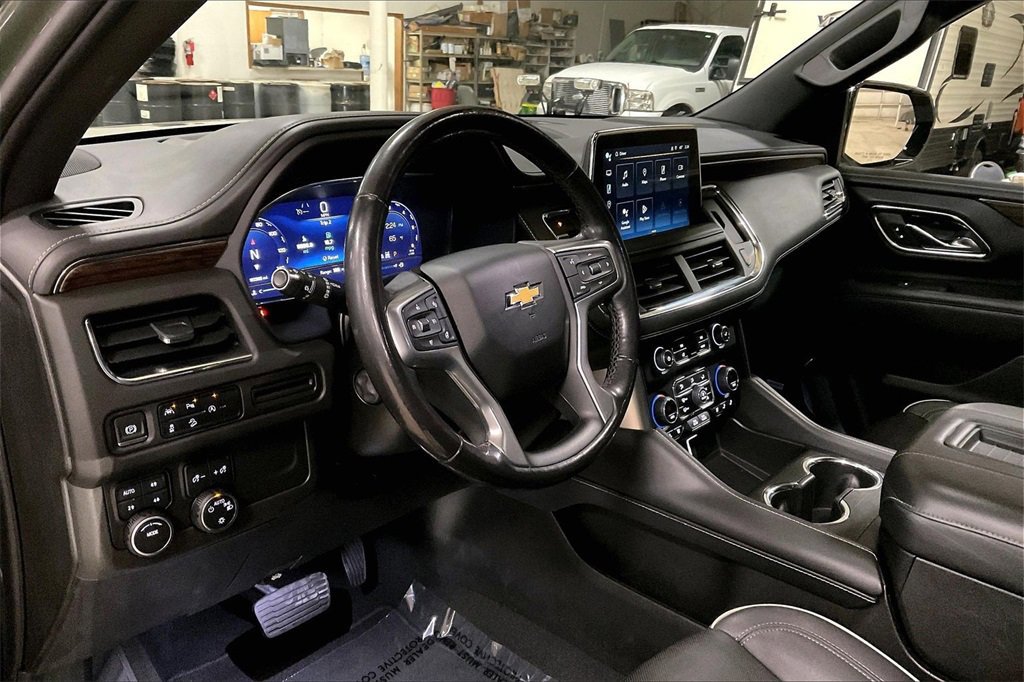 Used 2023 Chevrolet Suburban Premier image 13