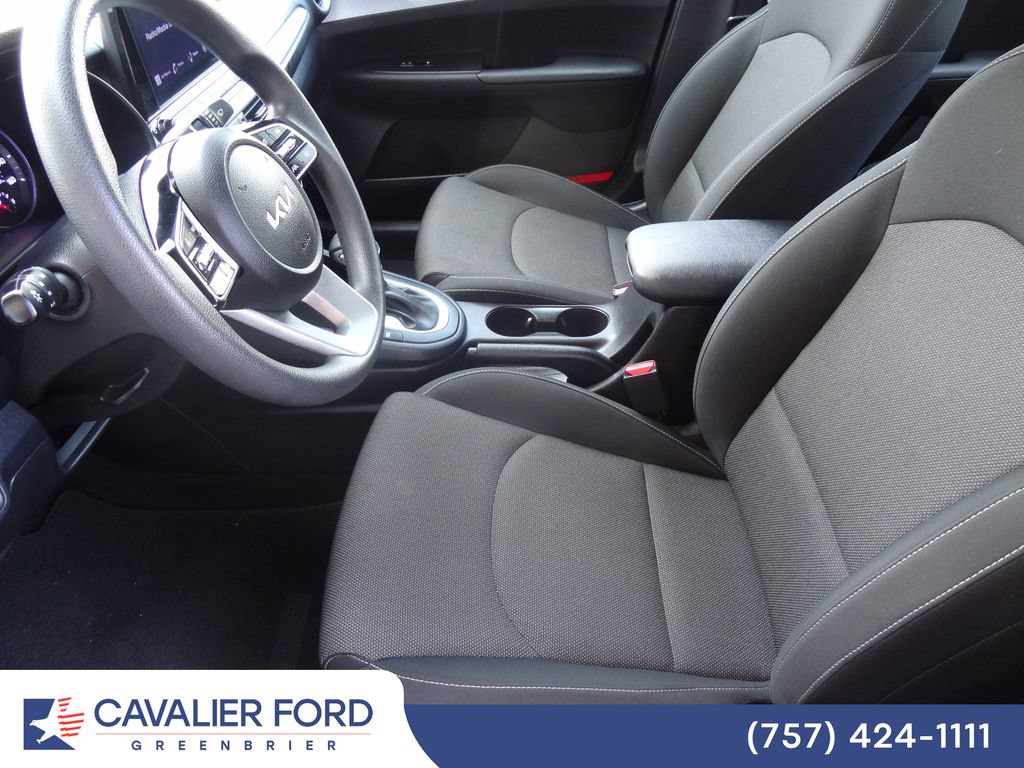 Used 2022 Kia Forte LXS w/ LXS Technology Package FWD image 6