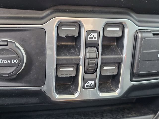 Used 2020 Jeep Wrangler Unlimited Sahara image 20