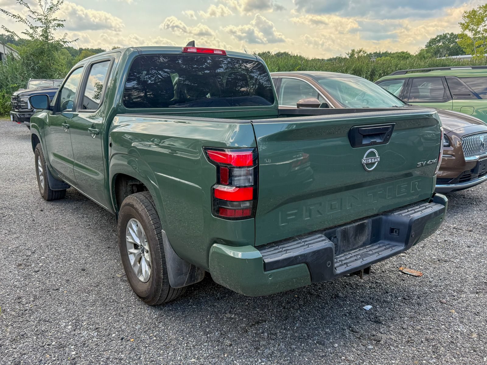 Used 2024 Nissan Frontier SV w/ Technology Package AWD/4WD image 4
