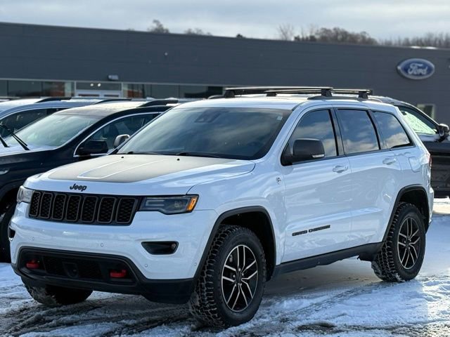 Used 2019 Jeep Grand Cherokee Trailhawk w/ Trailhawk Luxury Group image 34