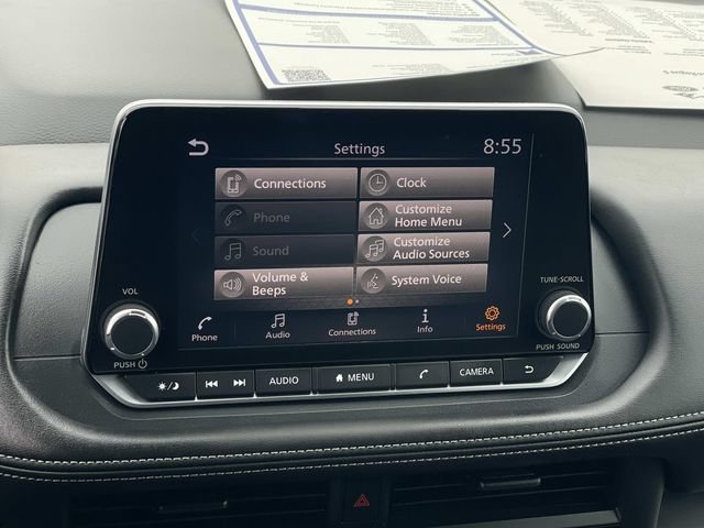 Used 2025 Nissan Rogue S FWD image 12