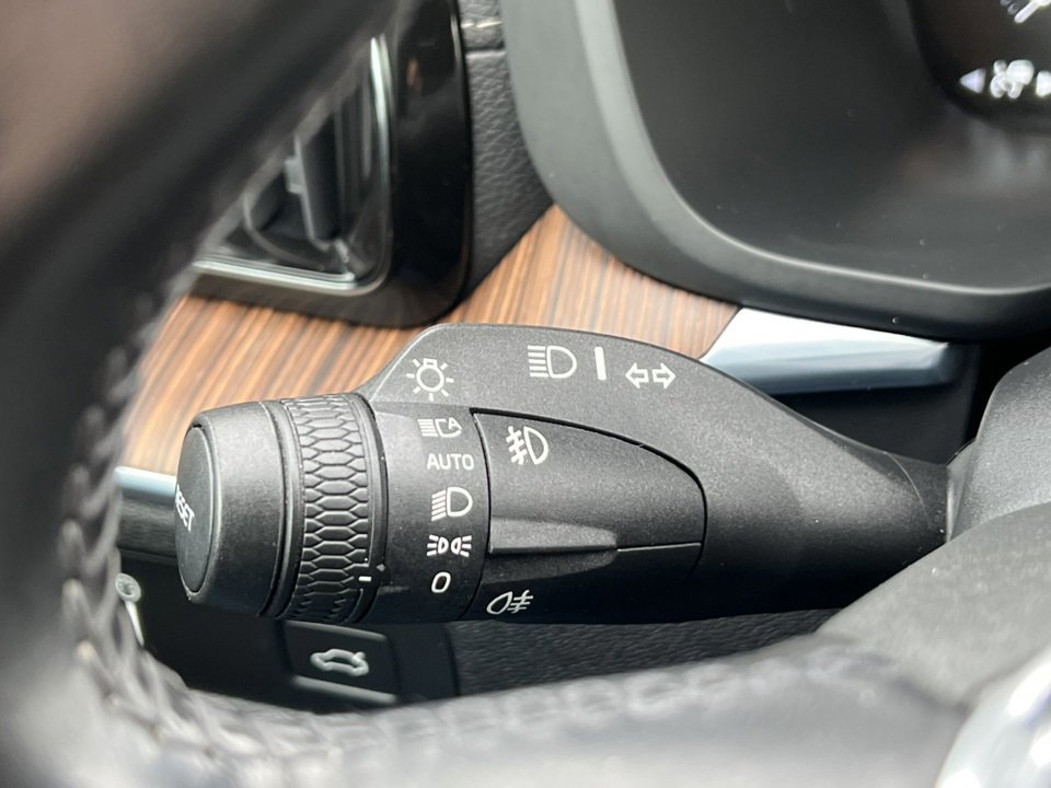 Used 2020 Volvo XC60 T6 Inscription w/ Protection Package Premier image 23