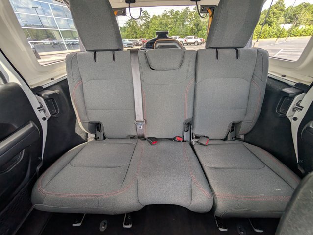 Used 2024 Jeep Wrangler Unlimited Rubicon AWD/4WD image 12