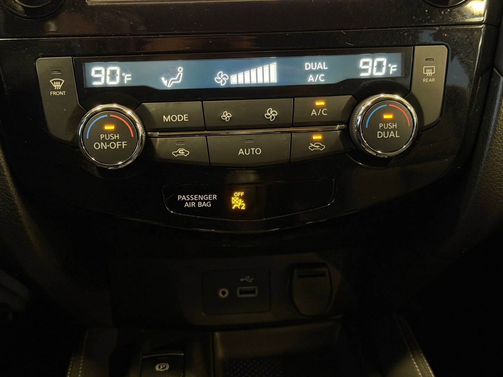 Used 2018 Nissan Rogue SL w/ Premium Package image 27