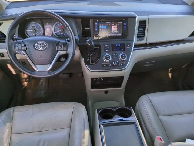 Used 2017 Toyota Sienna XLE FWD image 15