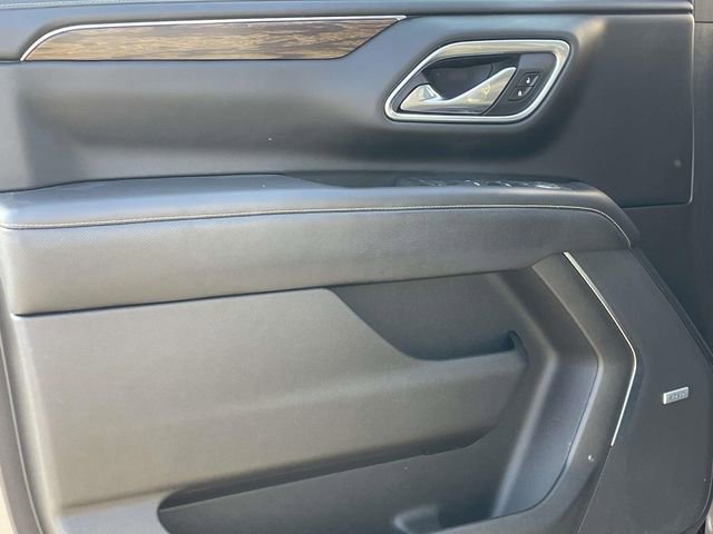 Used 2021 Chevrolet Suburban Premier w/ Premium Package AWD/4WD image 13