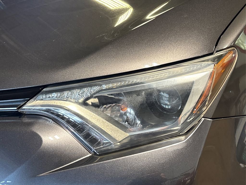 Used 2018 Toyota RAV4 XLE w/ Plus Extra Value Package image 20