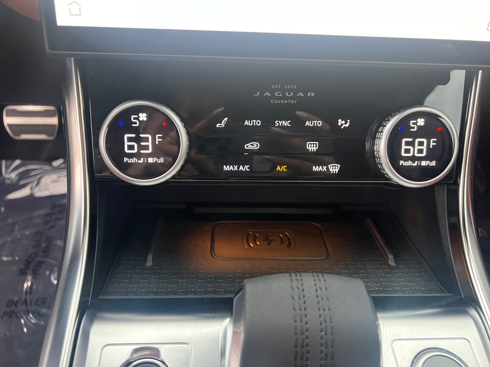 Used 2024 Jaguar XF R-Dynamic SE AWD/4WD image 21
