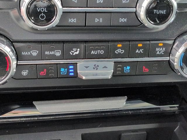 Certified 2024 Ford F250 Lariat w/ Black Appearance Package AWD/4WD image 31