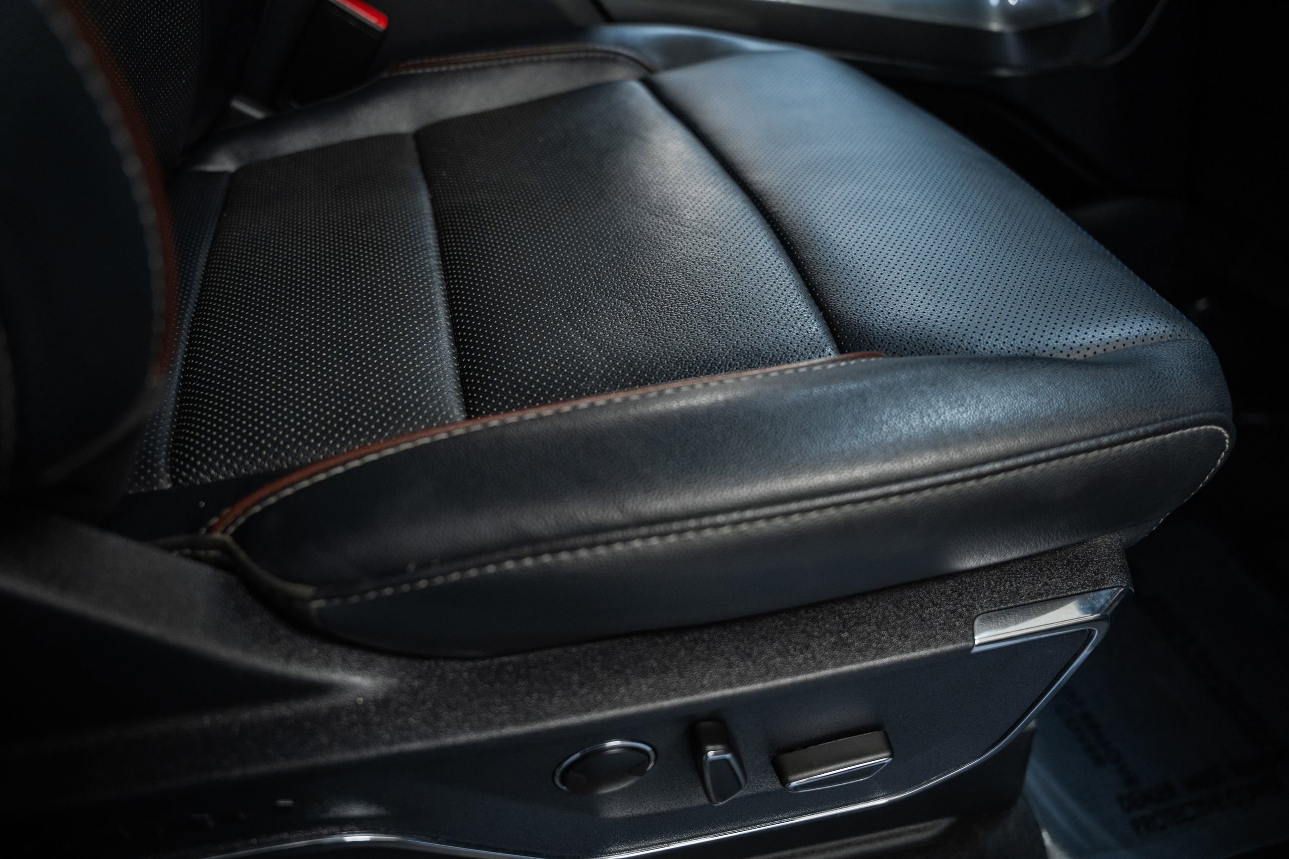 Certified 2023 Ford F150 Lariat w/ Equipment Group 502A High image 41