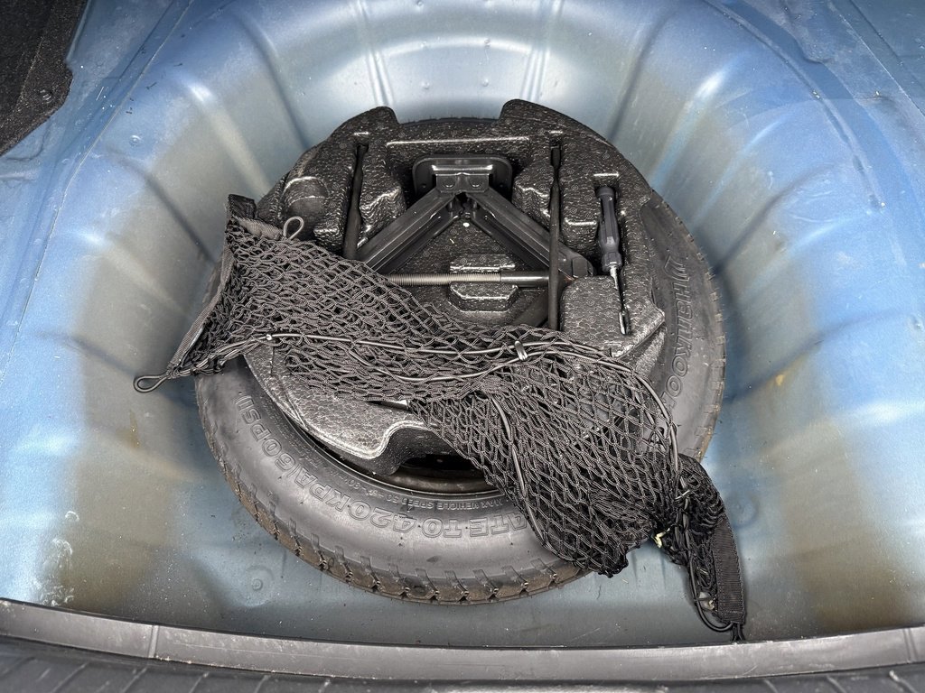 Used 2017 Hyundai Elantra Limited image 9