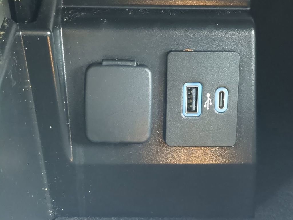 Certified 2022 Ford Explorer Limited w/ Equipment Group 301A RWD image 20