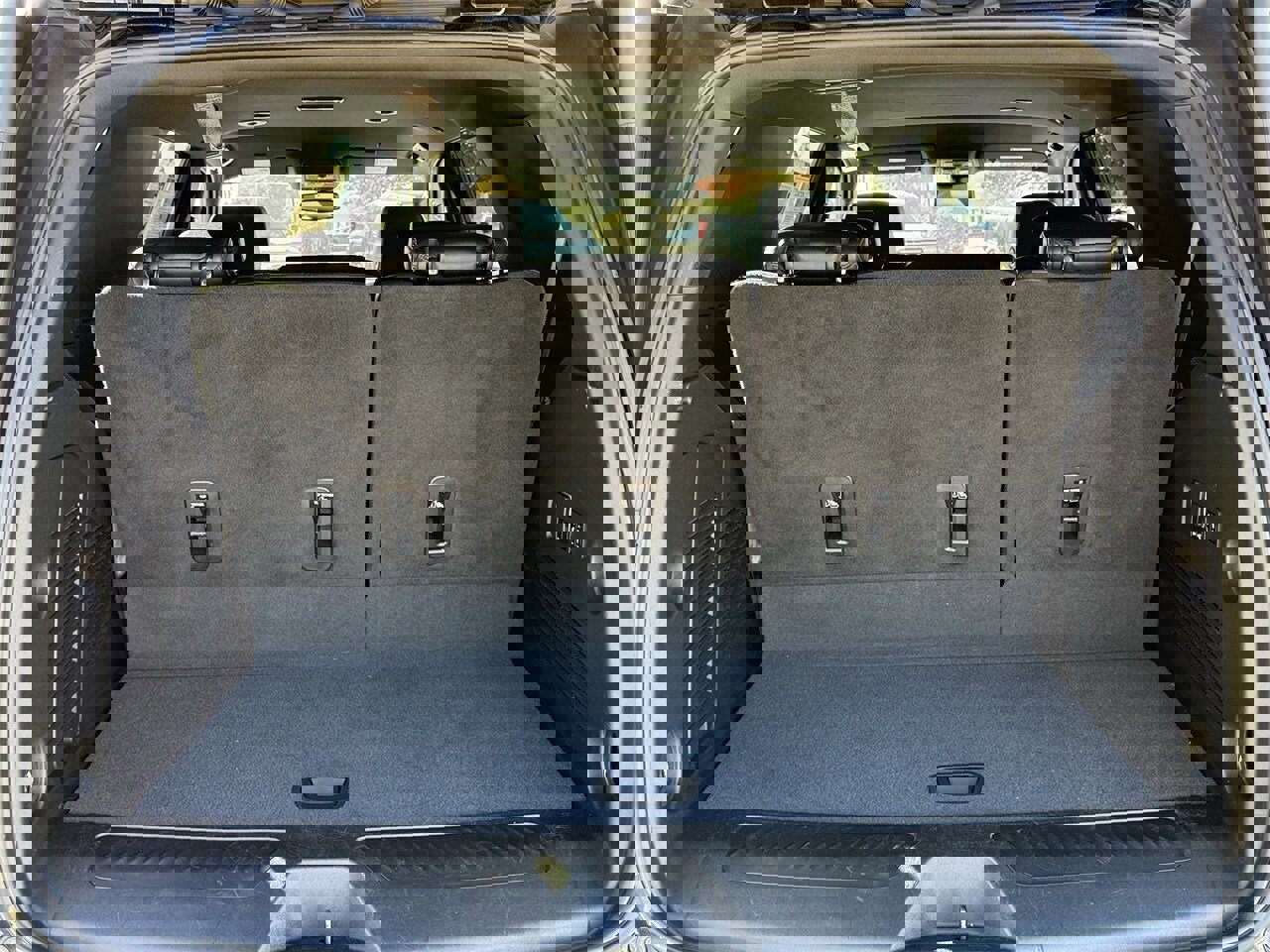 Used 2023 Chevrolet Tahoe LT w/ Luxury Package image 29