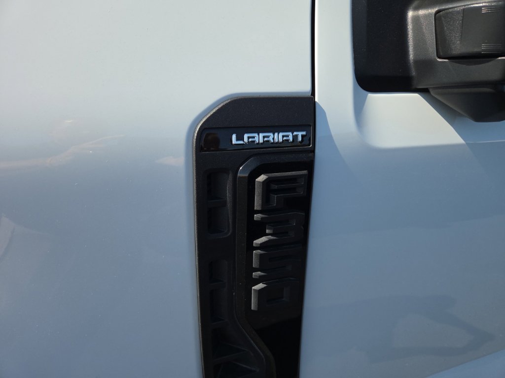 Certified 2023 Ford F350 Lariat w/ Lariat Ultimate Package AWD/4WD image 4