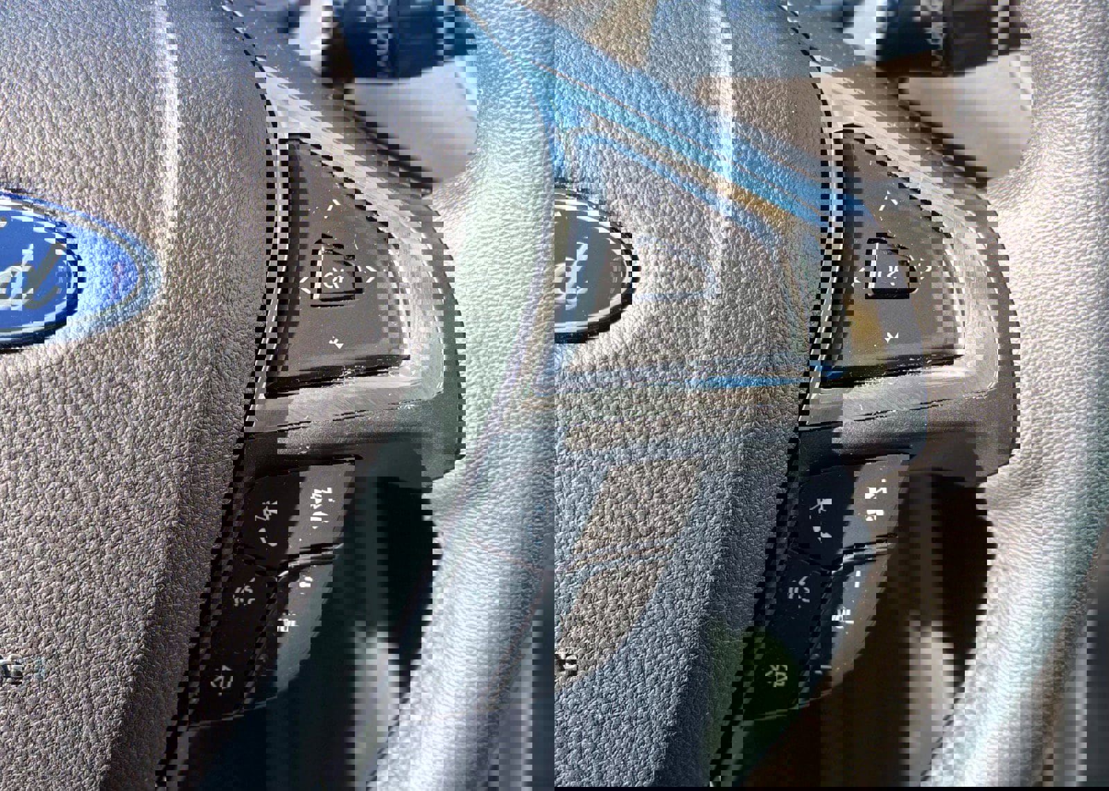 Certified 2024 Ford Edge SEL w/ Convenience Package image 32