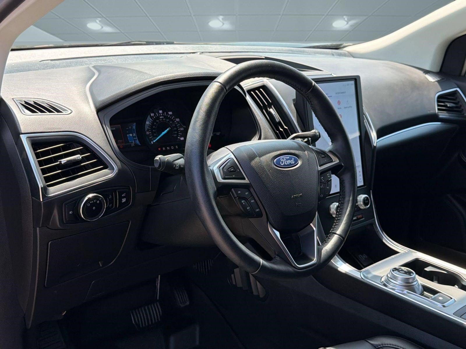 Certified 2024 Ford Edge Titanium AWD/4WD image 4