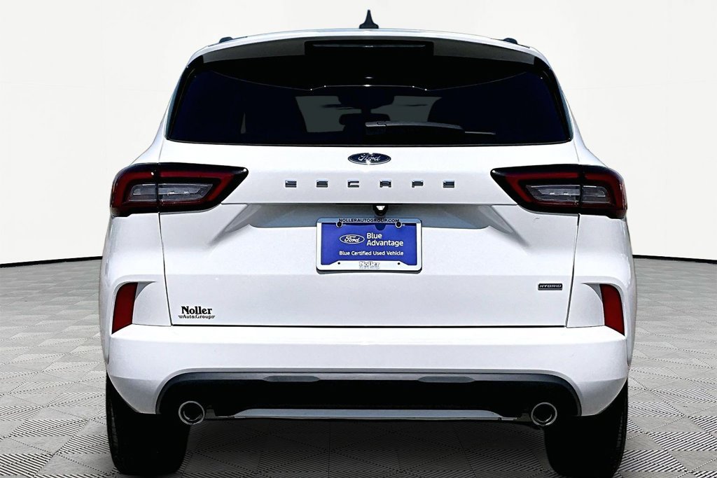 Certified 2024 Ford Escape ST-Line w/ Equipment Group 301A FWD image 4