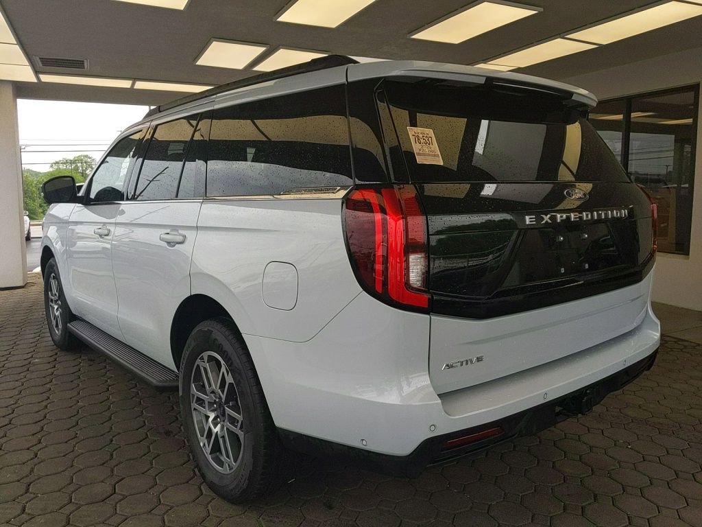 Certified 2025 Ford Expedition Active RWD image 9
