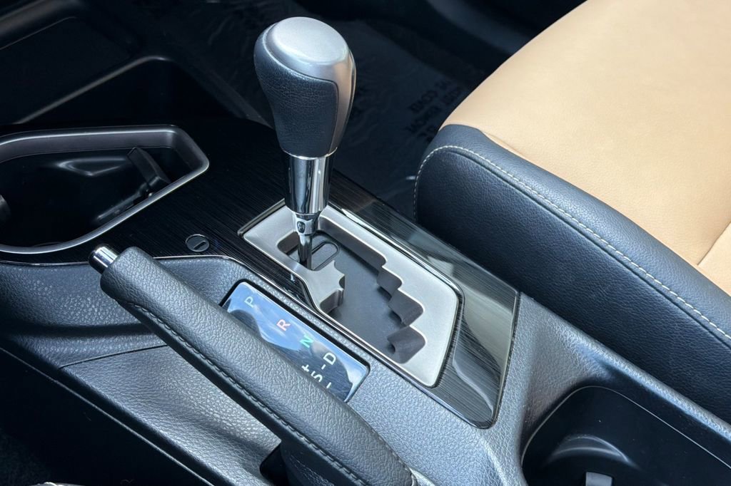 Used 2018 Toyota RAV4 Limited w/ Advanced Technology Package image 20