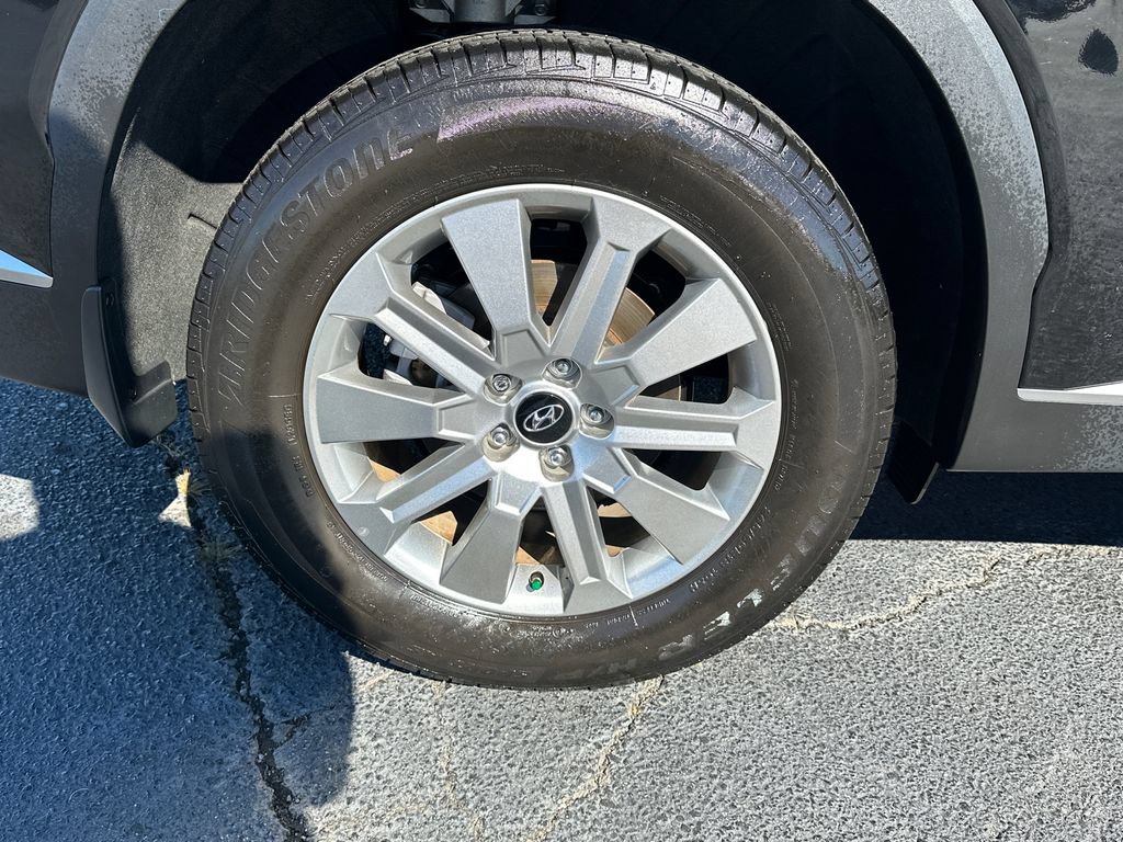 Used 2025 Hyundai Palisade SE FWD image 17